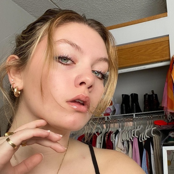 Meet your Posher, Ava - Picture 1 of 1